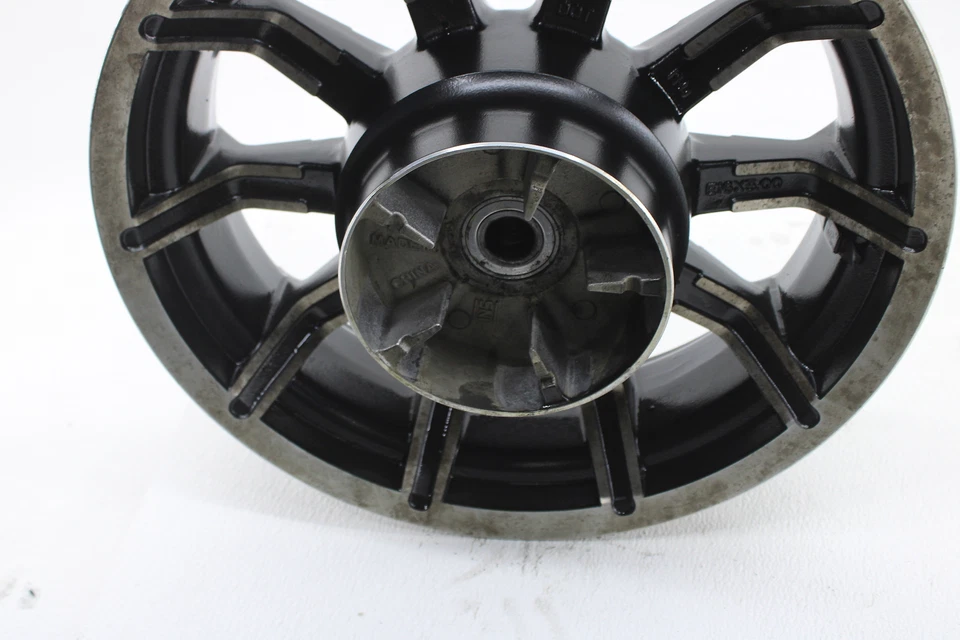 Harley-Davidson Road Street Glide 2020-2023 rueda trasera impulsor de 10 radios 16x5. Foto 3 de 4