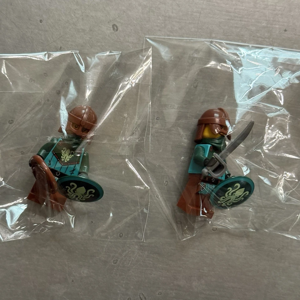 LEGO vending machine 21358 minifigures batch Lot 12 And Extra Accessories Parts - Image 2 of 4