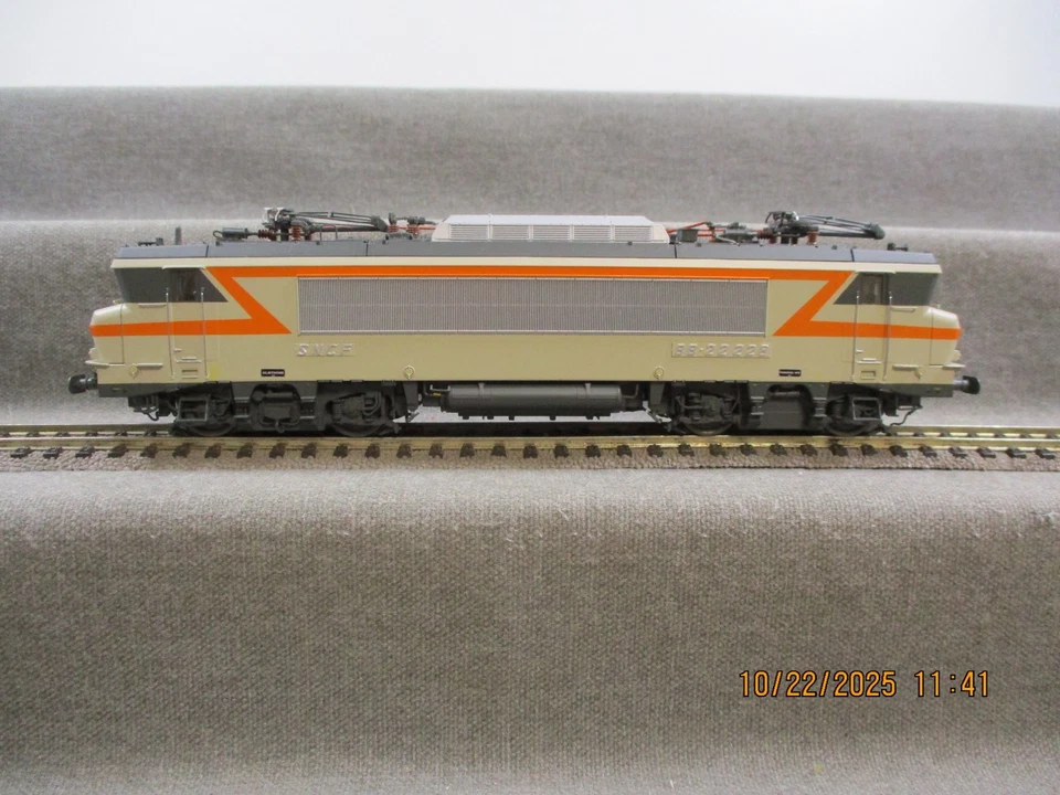LS Models Spur H0 10 058 Elektrolok BB 22200 Dijon SNCF Analog DC DSS OVP - Bild 2 von 4