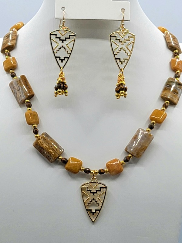 handmade jewelry gemstone necklace