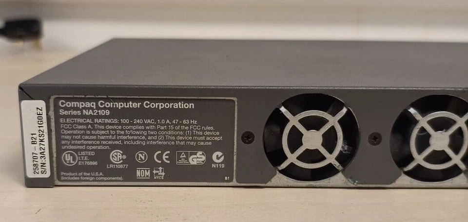 Compaq StorageWorks SAN Switch 2/8-EL 258707-B21 - Image 2 of 4