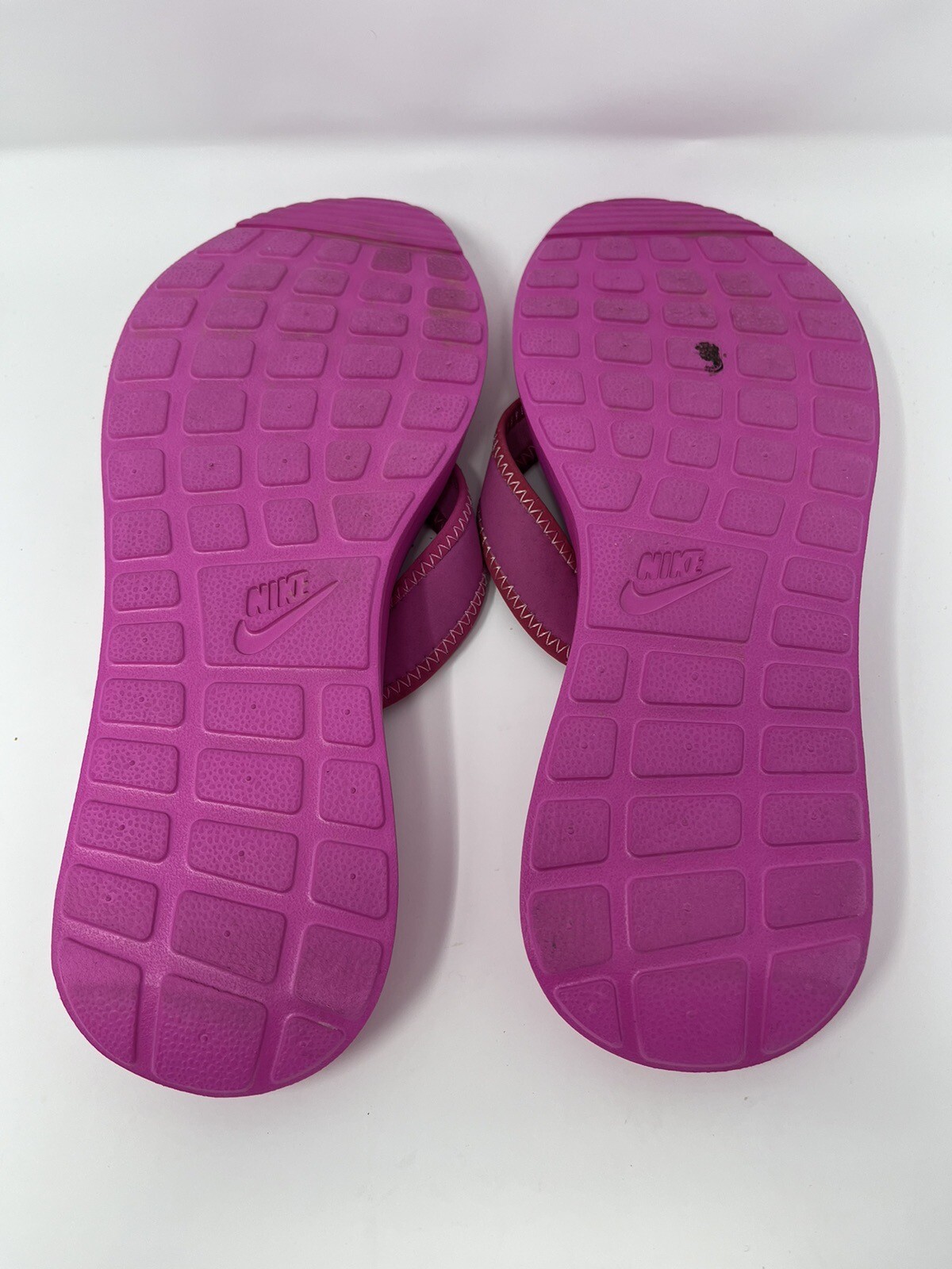 Nike Ultra Celso Womens Size 7 Pink Slip On Flip Flop Thong Sandals