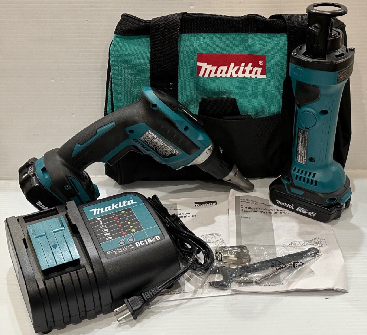 Makita XOC01, XSF03, BL1820B-2 DC18SD 18V LXT Drywall Tool