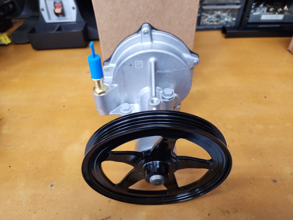 New OEM Vacuum Pump 20142022 GM Trucks & SUVs 12696313 & Belt