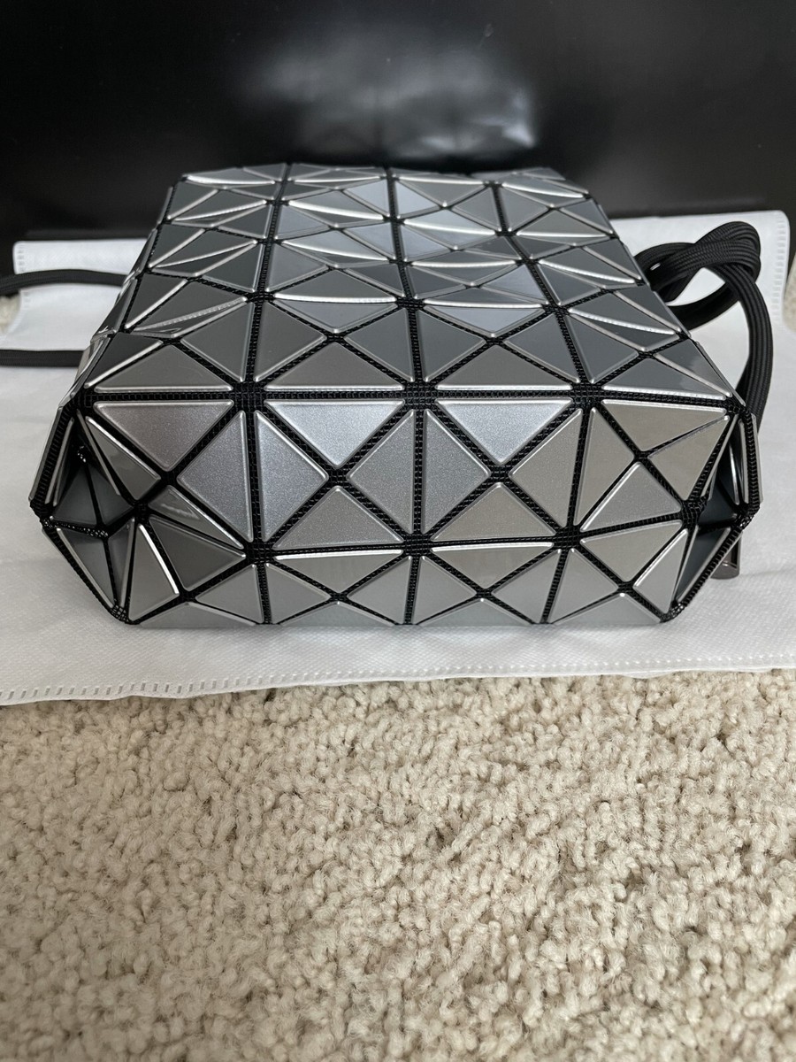 BAO BAO ISSEY MIYAKE Wring Shoulder Bag Silver PVC Japan New BAO BAO ISSEY MIYAKE Wring Shoulder Bag Silver PVC Japan New