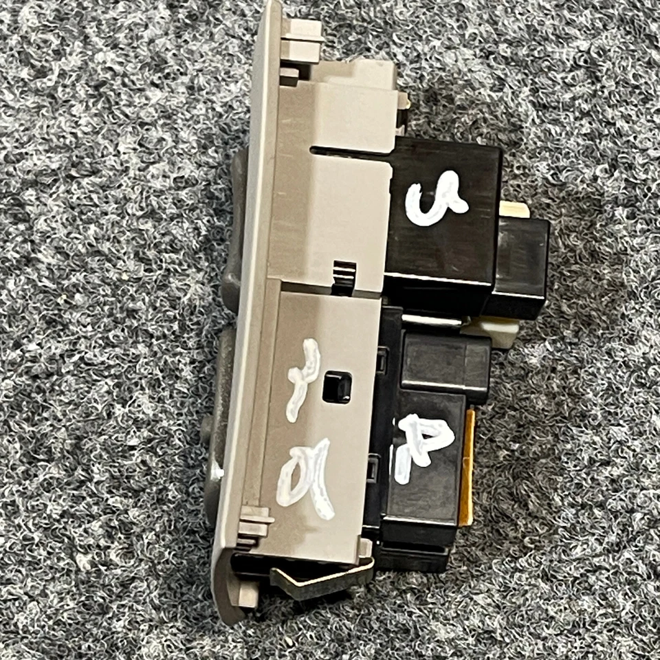 Botón interruptor espejos retrovisores Lexus LS430 01-06 con botón de asistencia de estacionamiento OEM LHD usado Foto 4 de 4