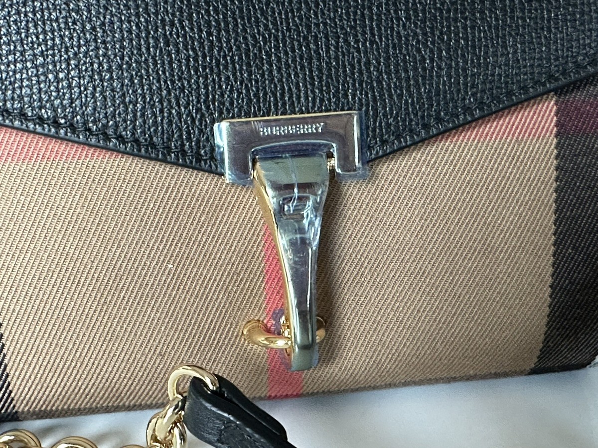 【BURBERRY】BABY MACKEN チェーン ショルダーバッグ THE BAG REVIEW: BURBERRY BABY MACKEN | WHAT FITS INSIDE