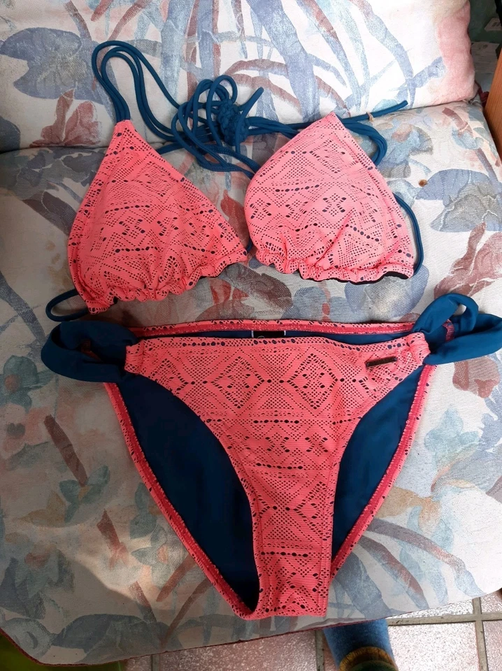 Bikini frech, schick sexy v. PROTEST Gr. 80 A + B -  L 40 HUMMER + BLAU no Weiß  - Bild 3 von 4