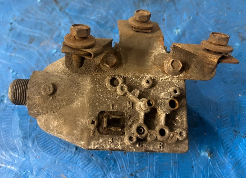 1971 1972 Oldsmobile Cutlass Cruise Control Module with Bracket 409597 OEM L4 - Image 4 of 4