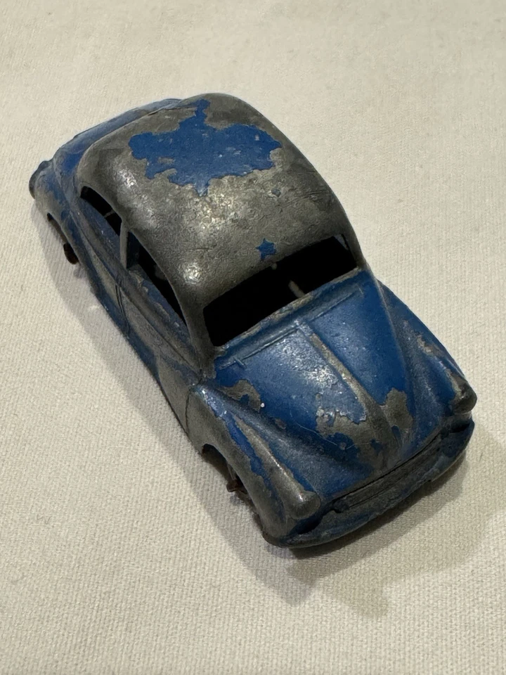 Винтажный спичечный коробок LESNEY Blue Morris Minor 1000 #46 серые колеса 1-75 1958 - Изображение 2 из 4