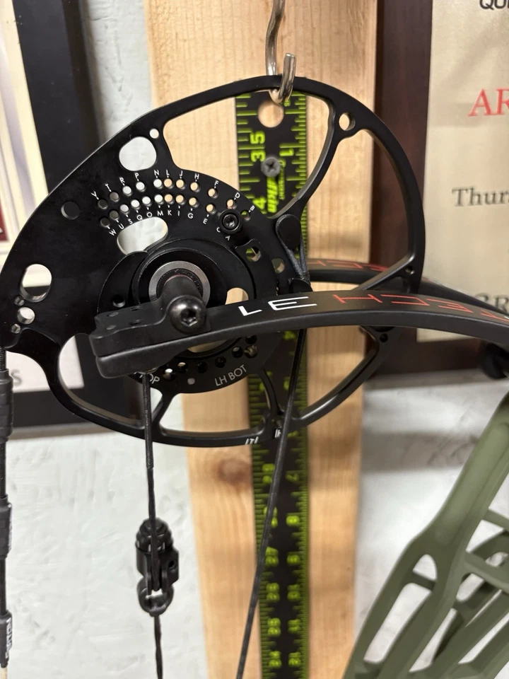 Darton Tritech 31 Right Hand 70 lbs OD Green w/Black Limbs - Image 4 of 4