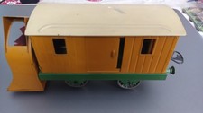 HORNBY(France): Wagon chasse-neige Vert et jaune or- Modèle PEU COURANT - Ech. O