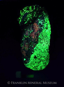 Ore contact wollastonite - Franklin, NJ