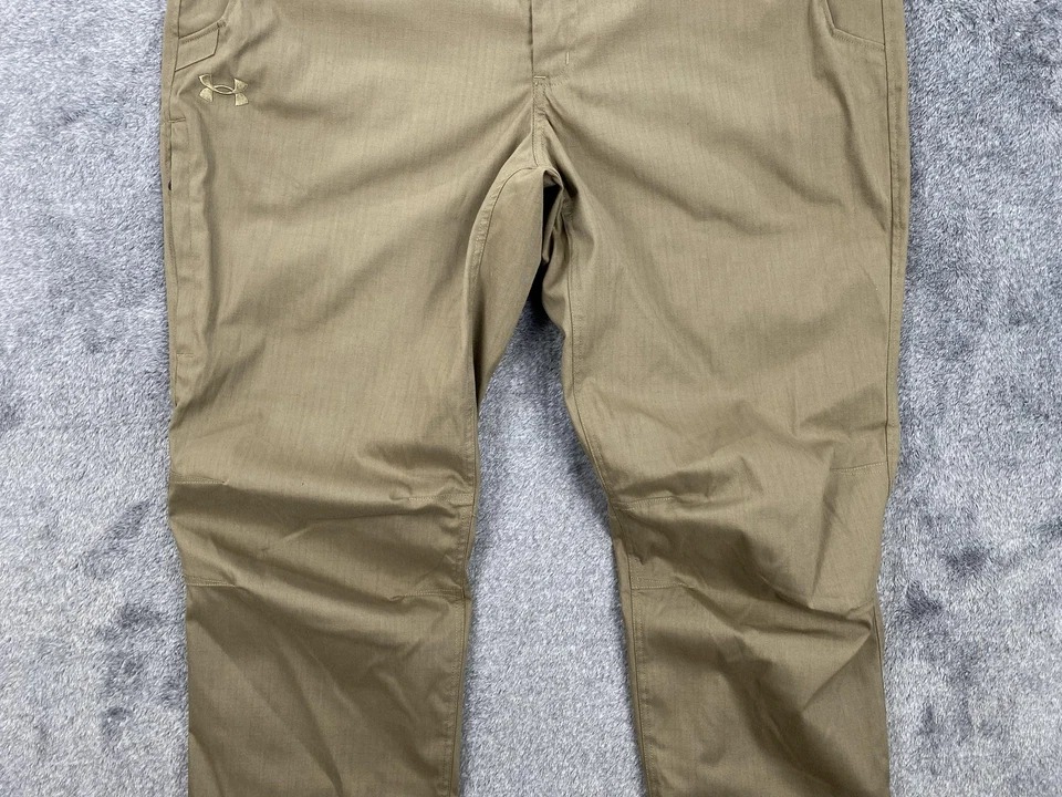 Calça Under Armour Masculina 40x32 Cáqui UA Storm Ripstop Bolsos com Zíper Externo Caminhada - Imagem 3 de 4