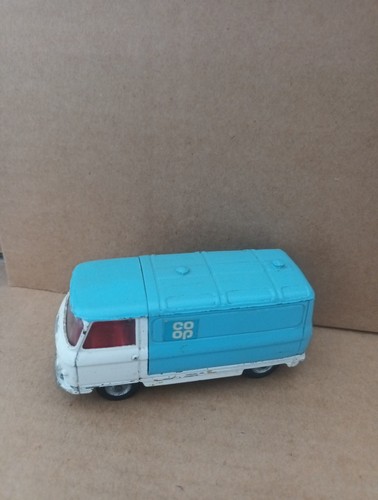 CORGI COMMER 3/4 Ton Chassis COOP Van. p18