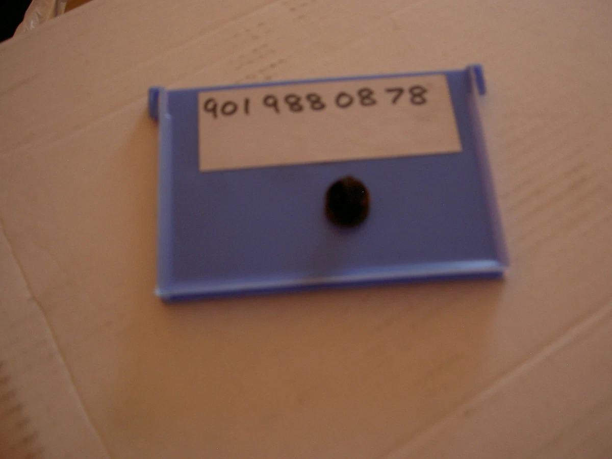 MERCEDES COMMERCIAL VARIOUS MODELS FOOTWELL LINING CLIP (4) A 