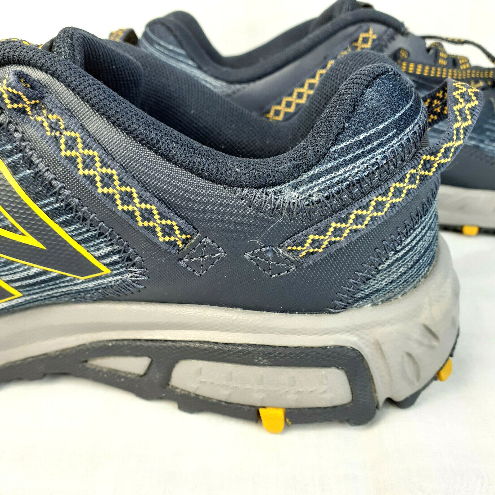 New Balance 410 v6 Men's 8 D Trail 