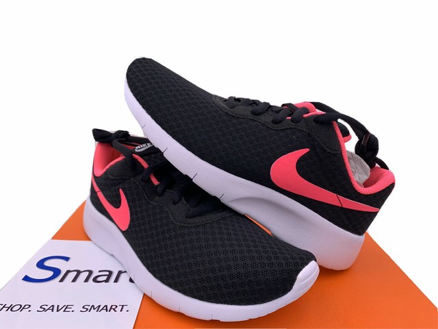 nike tanjun black and pink