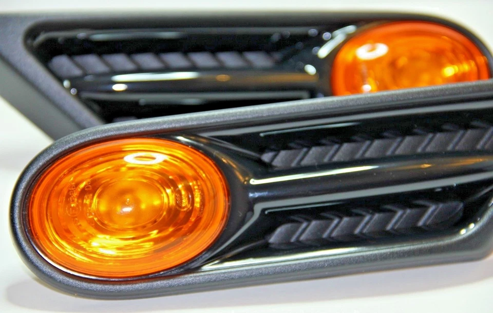 2x OEM BMW MINI R56 R57 ORANGE SIDE INDICATOR REPEATER SCUTTLE TRIM BLINKERS KIT - Image 2 of 4