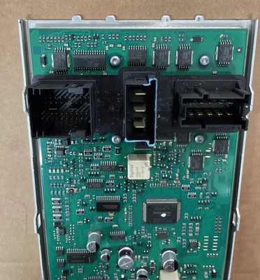 2006-2012 Mercedes W251 R350 ML350 Front SAM Control Module 