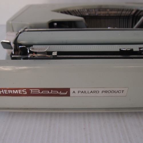 Vintage Hermes Baby (Paillard) typewriter with clip-on cover - Picture 13 of 16