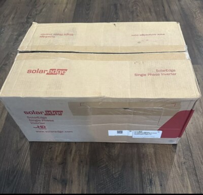 Solaredge inverter with HD Wave Technology SE5000H - US000BNI4 New In Box Solar