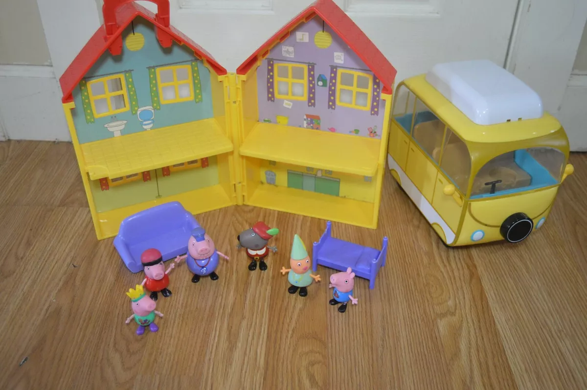 Lot of Peppa Pig Toys Carrying Case ,House and 10 Figures