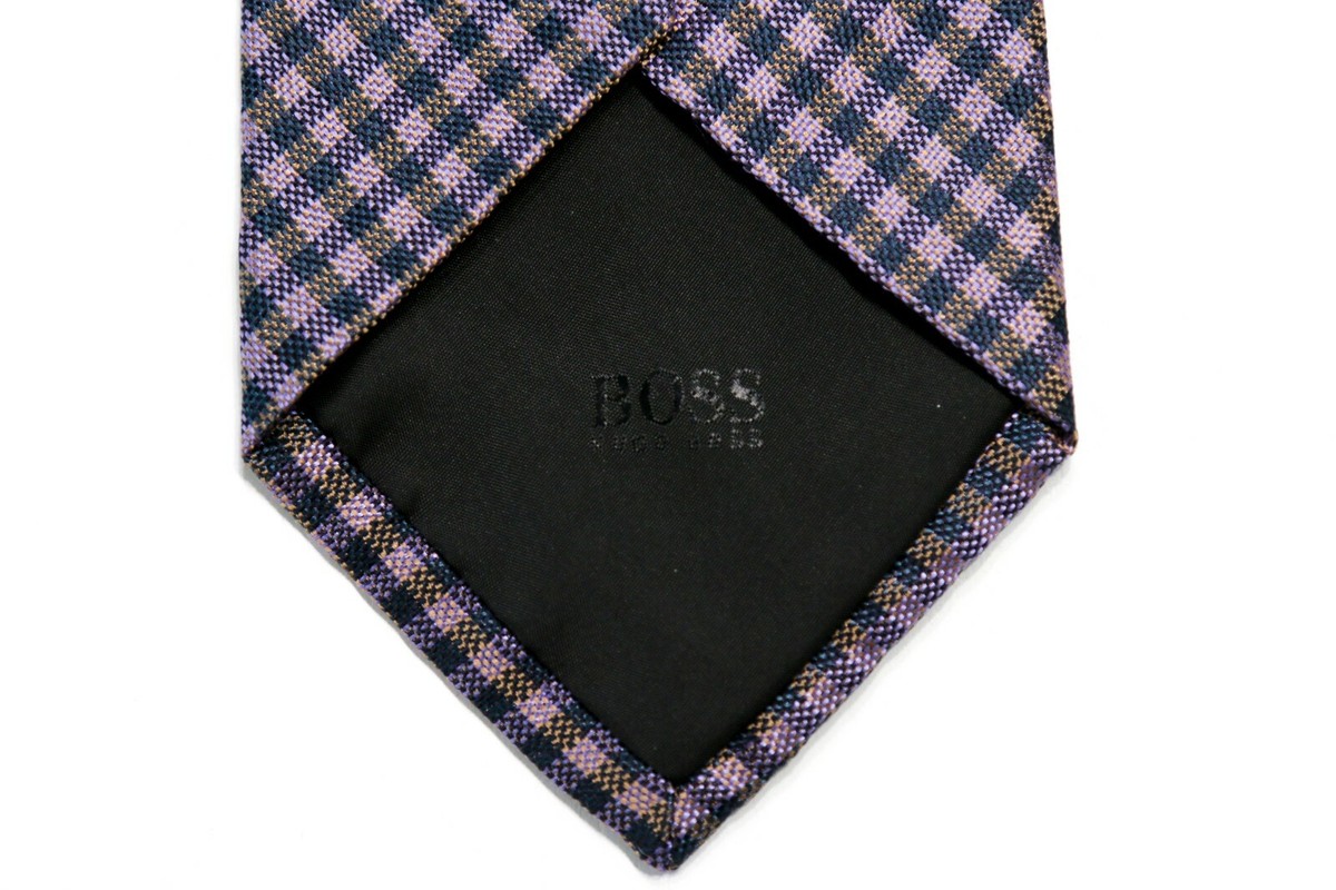 Cravate HUGO BOSS En Soie 100% - Motif Carreaux Violets - 58,75 X 3,5 Pouces - Made In Italy - Occasion Excellente