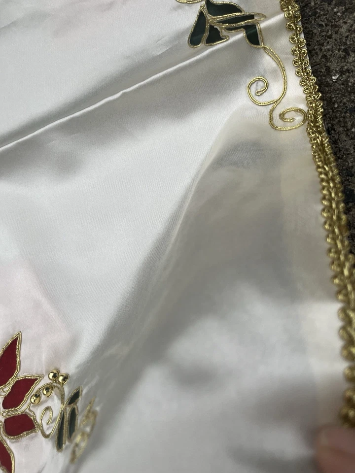 Impresionante Sedoso Corredor de Navidad y Juego de 4 Manteles Individuales Patrón de Pascua Borde Dorado Foto 3 de 4