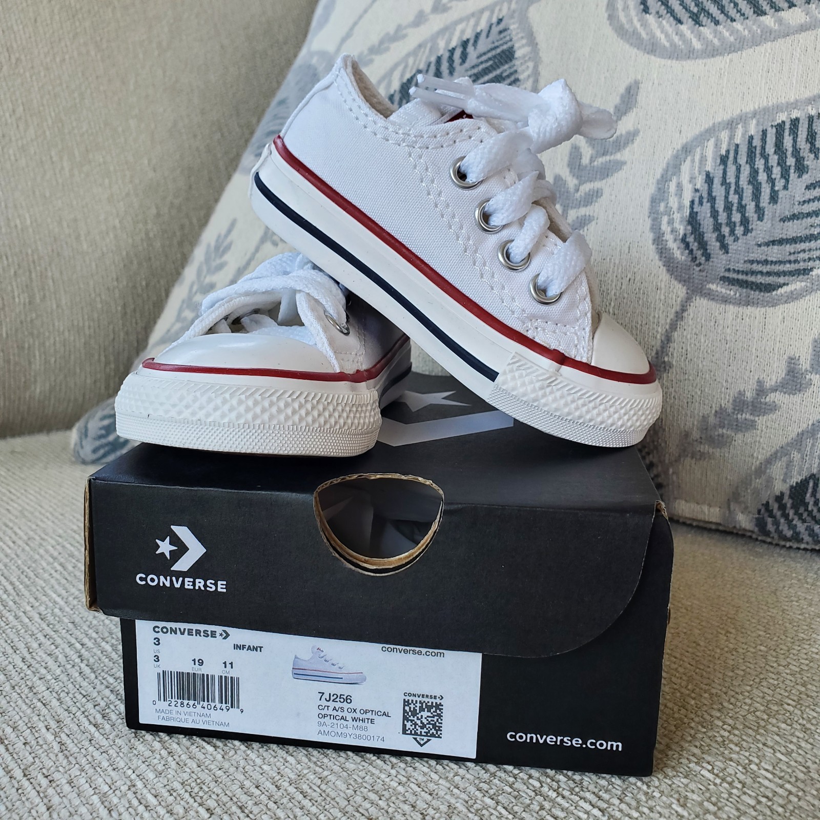 NIB Converse Chuck Taylor All Star Size 3 Infant Optical Whi