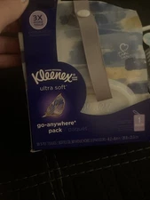 NEW Kleenex Go Anywhere Clip On Pack 3-Ply 30 Tissues  *Discontinued*