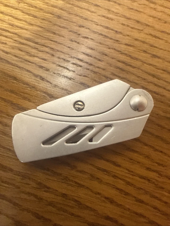 Faca utilitária dobrável compacta Gerber Slim - Imagem 3 de 4