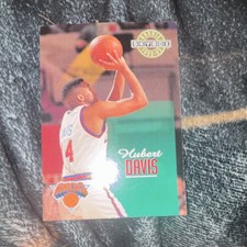 SkyBox Hubert Davis New York Knicks 1992-93 Rookie Basketball Card #375 NBA. rookie card picture