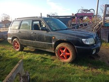 Subaru Forester SF 2l/125PS 2002 Bastler wegen Rost, kein TÜV und keine HU