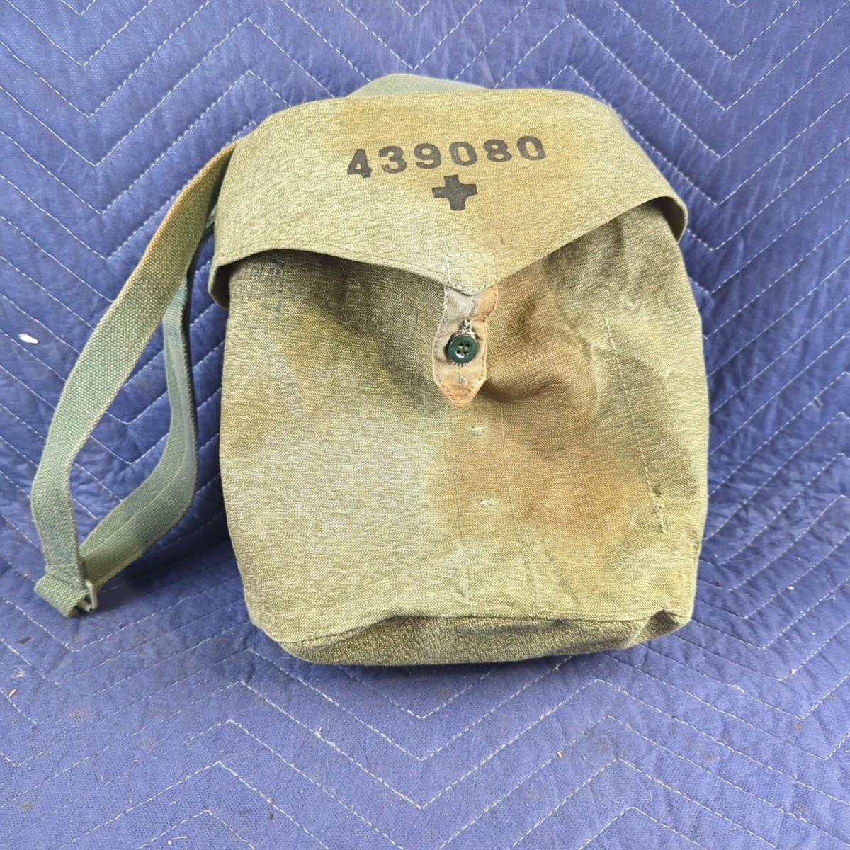 VINTAGE SWISS ARMY MILITARY CROSSBODY MEDICAL BAG Medic First Aid