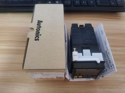 One New Autonics TZN4S-14R Temperature Controller TZN4S14R Free Shipping - Picture 3 of 4