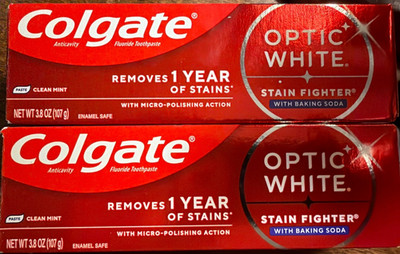 2 Colgate Optic White Stain Fighter Clean Mint Baking Soda Toothpaste 3.8oz