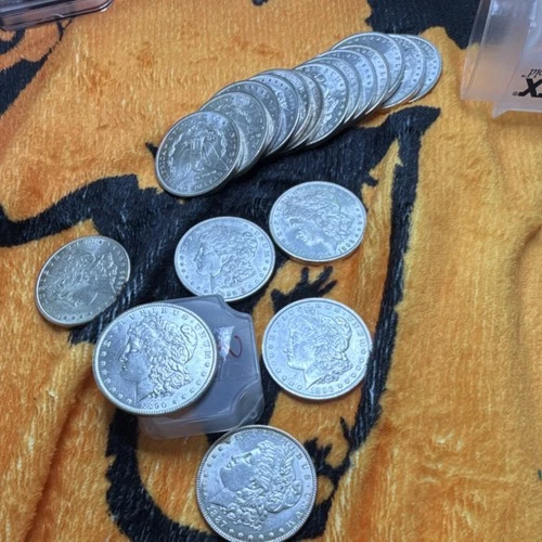 Morgan Silver Dollar $1  (LOT OF 4) BU Coins Lot (RANDOM DATES) BEAUTIFUL COINS