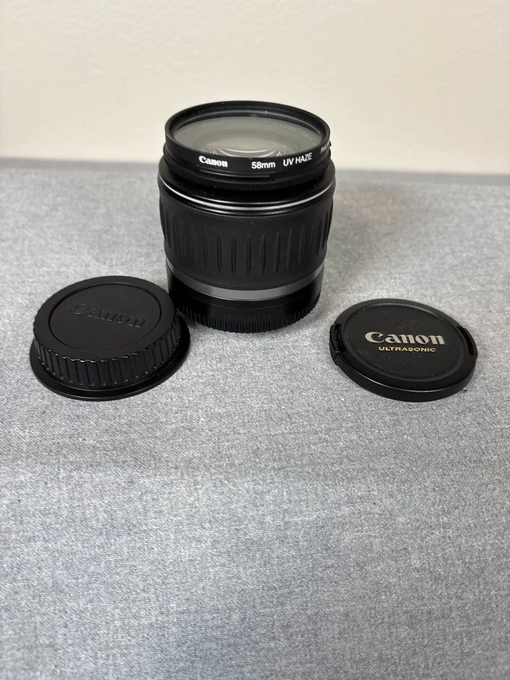Lente zoom ultrasónico Canon EF-S 18-55 mm f/3,5-5,6 con tapas Foto 3 de 4