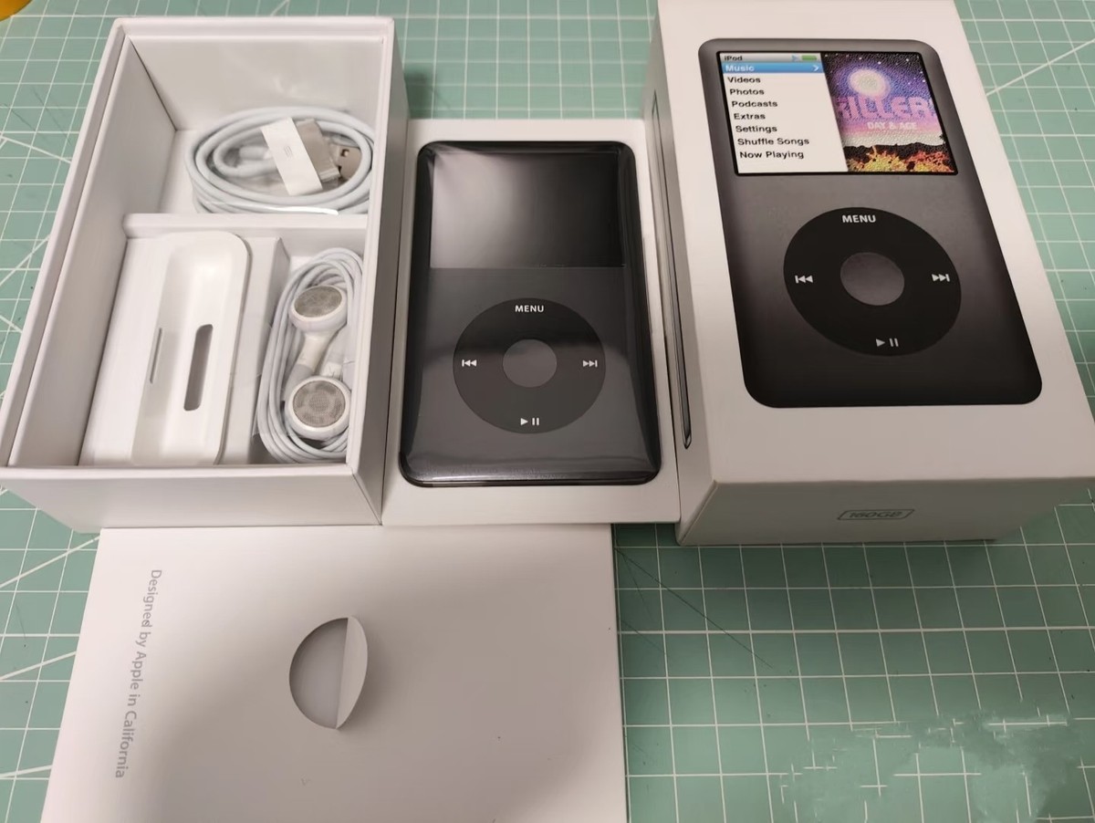 🎃NEW Apple iPod Classic 7th Generation Black/Silver 160GB MP3