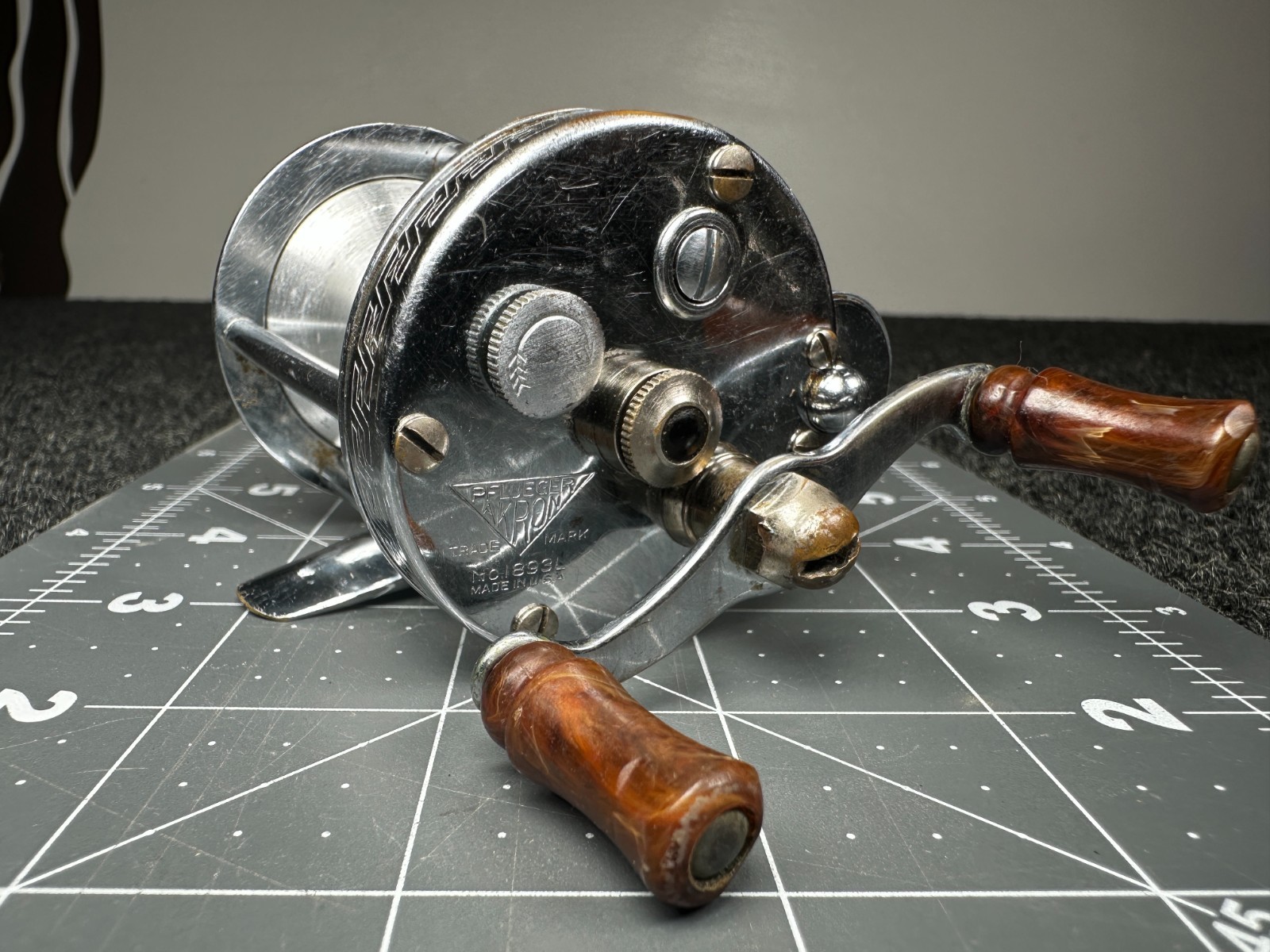 ☆ PFLUEGER AKRON 1893-L Casting Reel in Original Box  (Ree