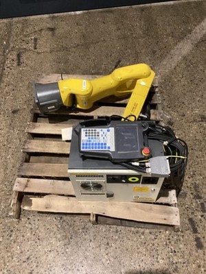 FANUC LR Mate 200iD/7L Robot w/ R-30iB Mate PLUS Controls & Pendant USED