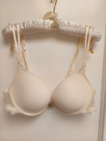 Sujetador Lise Charmel clásico en blanco roto