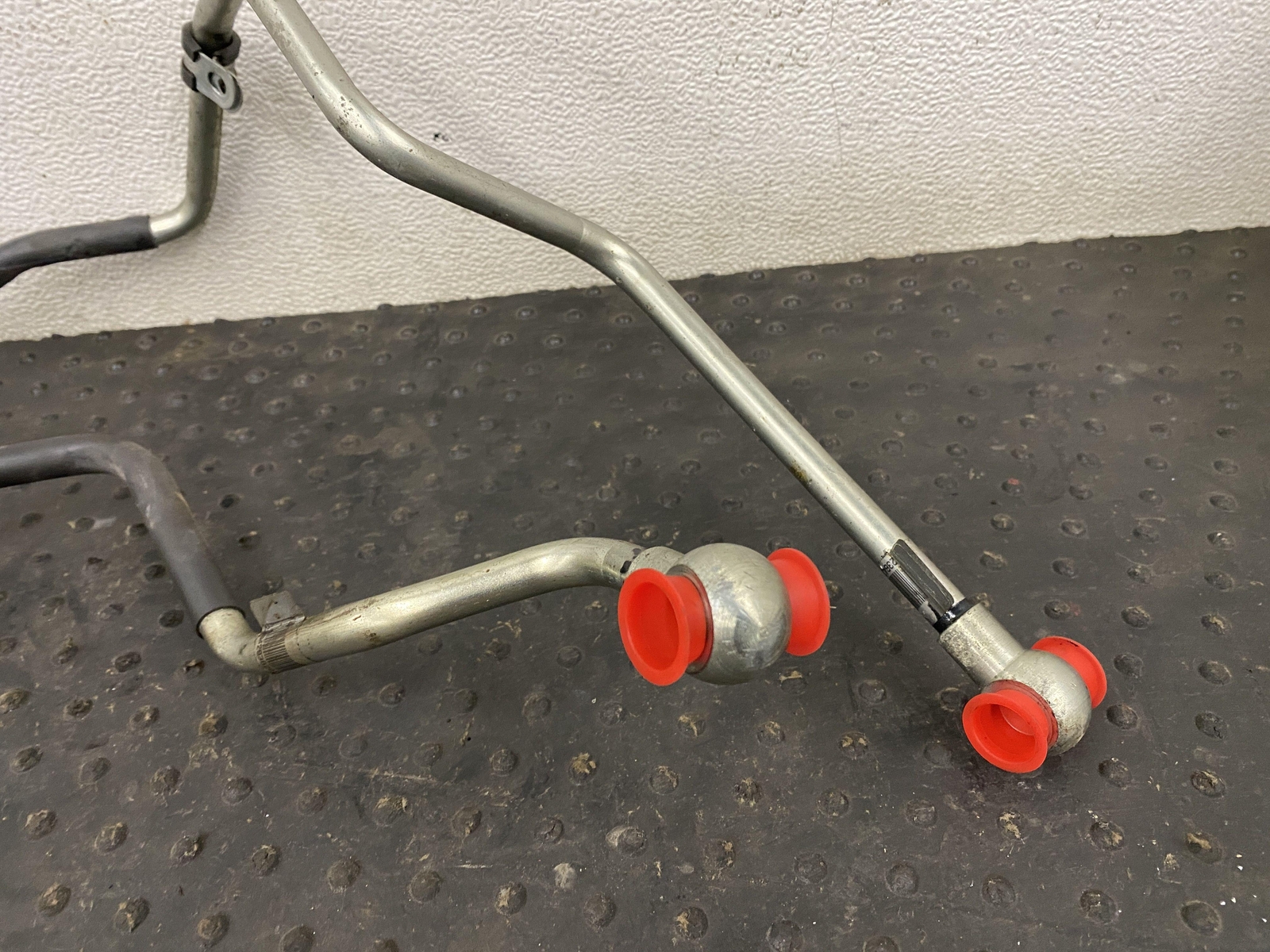 2011 MASERATI GRANTURISMO PAIR OF AUTOMATIC TRANSMISSION COOLING LINES