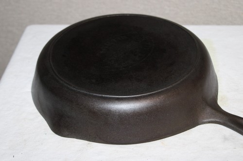 Martin Stove & Range #8 Cast Iron Skillet Hamburger Logo w/ Heat Ring - Picture 7 of 24