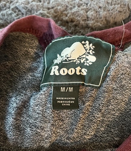 CAMISETA ATLETISMO RAÍCES MEDIANA GRIS BORGOÑA DE COLECCIÓN ESTILO FÚTBOL LOGOTIPO LETRAS EN RELIEVE - Imagen 4 de 12