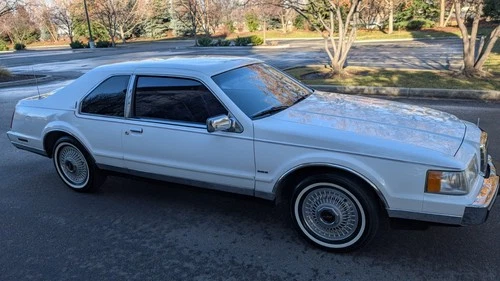 1990 Lincoln Mark VII BILL BLASS LUXURY COUPE