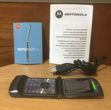VINTAGE MOTOROLA MOTORAZR v3i WITH CHARGING CORD/USER MANUAL NOT WORKING