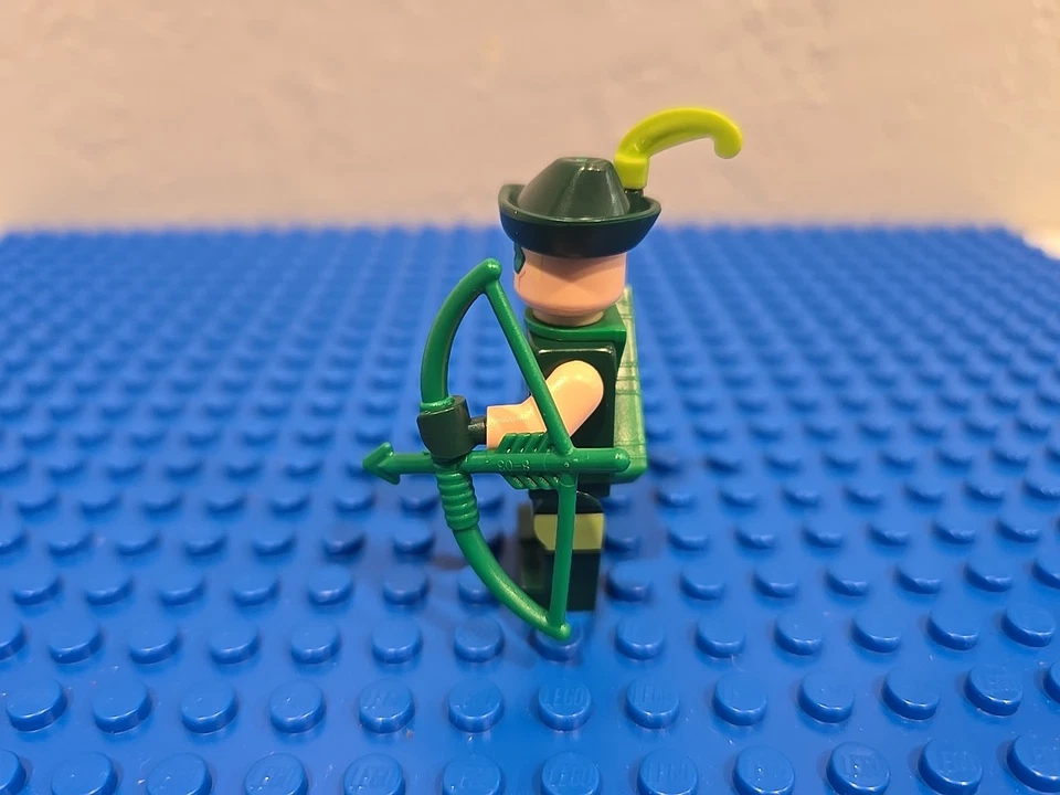 LEGO Green Arrow Minifigure - 70919 DC Batman Justice League Anniversary **NEW** - Image 2 of 4