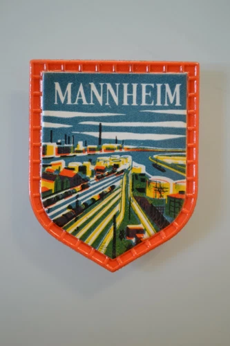 MANNHEIM VOYAGE EN EUROPE BADGE PATCH PLASTIC FRENCH VINTAGE CAFE MAURITIUS